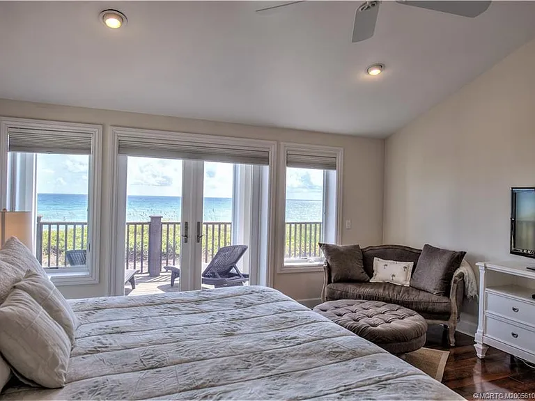 1871 NE Ocean Blvd #MAIN HOUSE — Photo 18