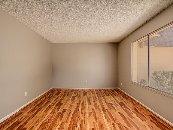 3rd image of 1506 E Coronado Dr