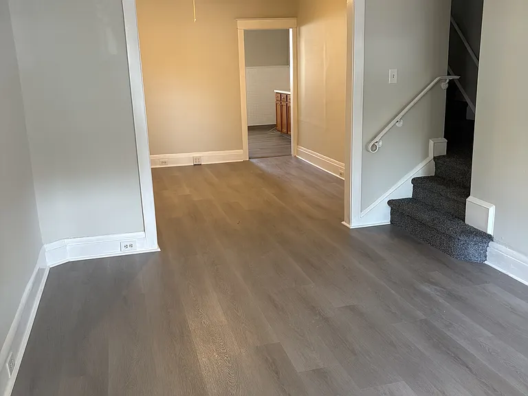 7112 Glenloch St — Photo 2
