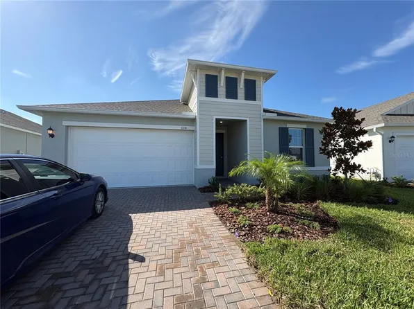 1274 Broward Dr, Zephyrhills, FL 33541