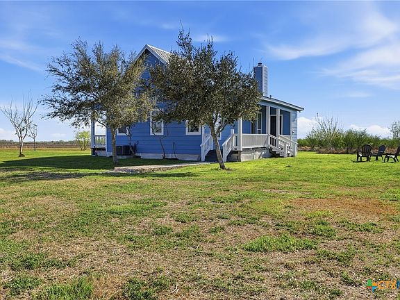 4th image of 455 Buentello Rd