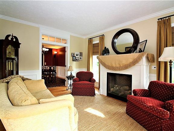 2nd image of 29 Chorley Wood Ct