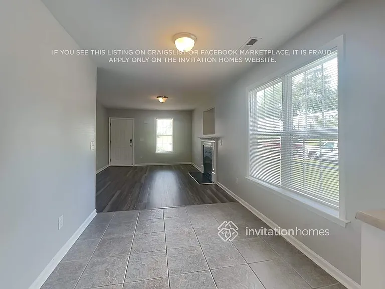 101 Blackthorne Ct — Photo 5