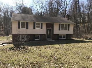 506 Munntown Rd, Finleyville, PA 15332