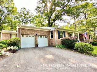 8901 Bridgehaven Ct, Alexandria, VA 22308