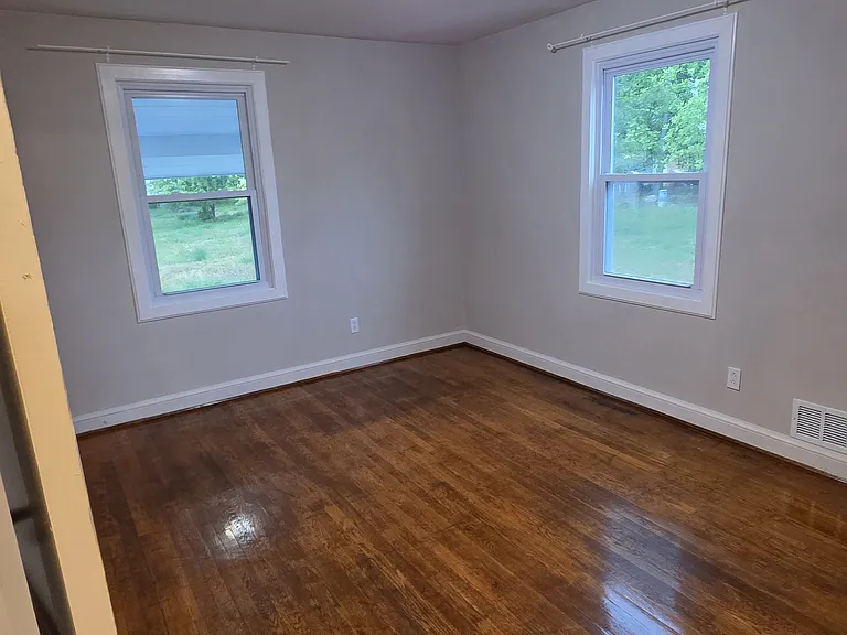 4915 Macon Rd — Photo 5