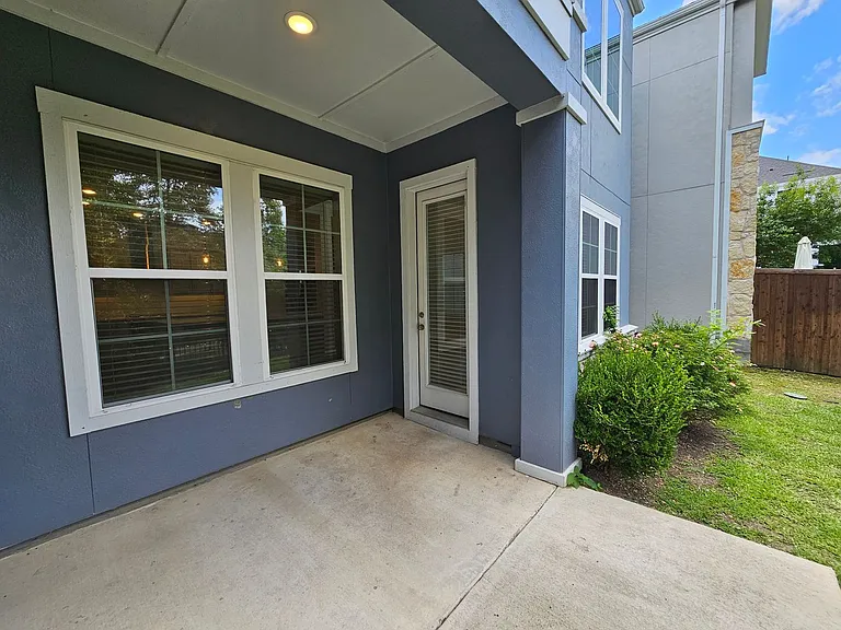 8045 Emerald Rock Dr — Photo 31