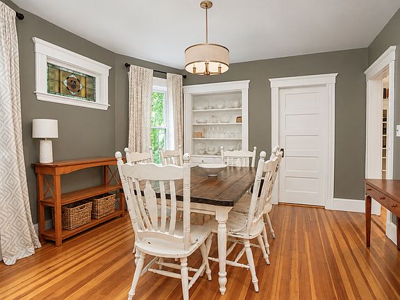 5th image of 19 Hallam St #2