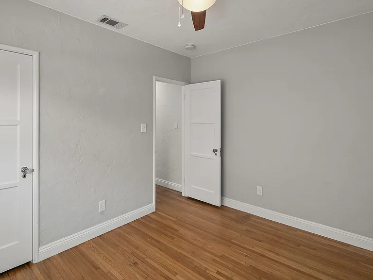 4804 Biona Dr — Photo 33