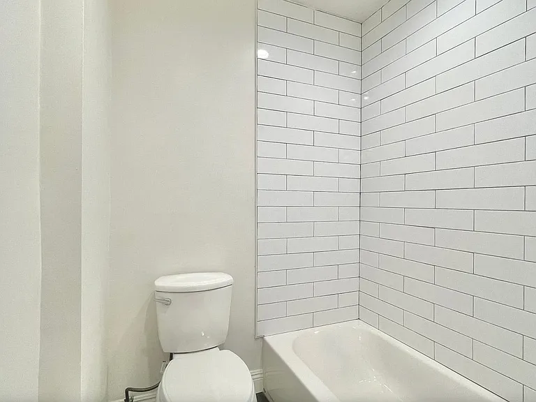 6512 Aldama St — Photo 12