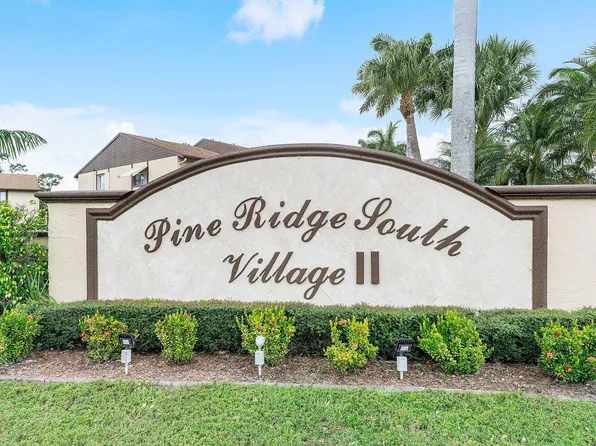 241 Pine Hov Cir Circle #D-2, Greenacres, FL 33463
