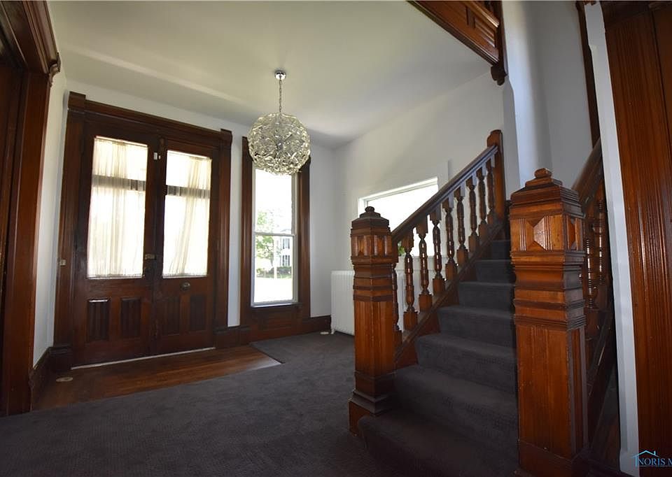 1st image of 1028 Birchard Ave