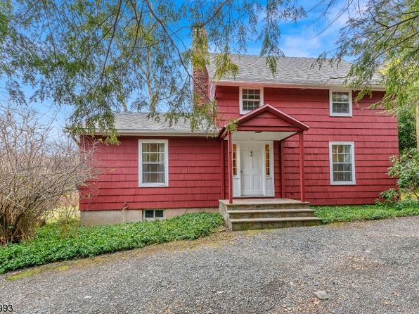 27 Corey Ln