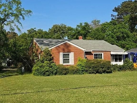 3rd image of 208 Comer Dr