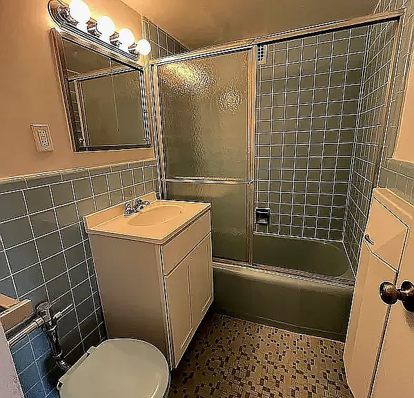 3215 Avenue H #6L — Photo 9