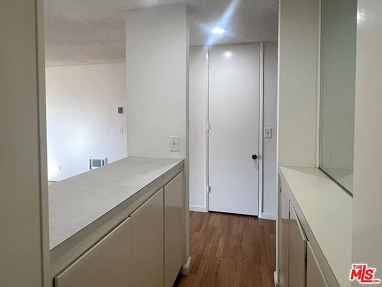 6000 Canterbury Dr #6000D212 — Photo 4