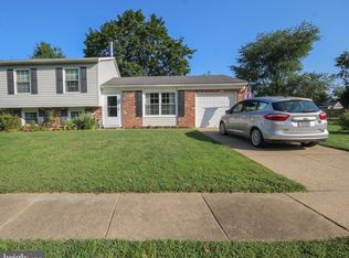 16 Jackson Ln, Sicklerville, NJ 08081