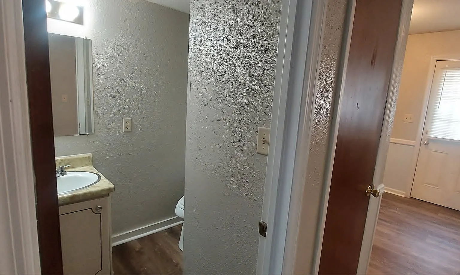 2 bed, 1.5 bath, $950 — Photo 3