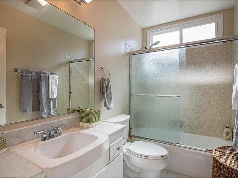 6706 Capistrano Ave — Photo 22
