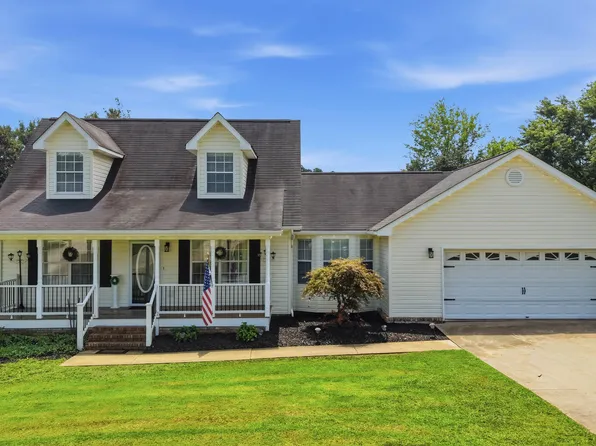 8450 Bay Run Dr, Hixson, TN 37343