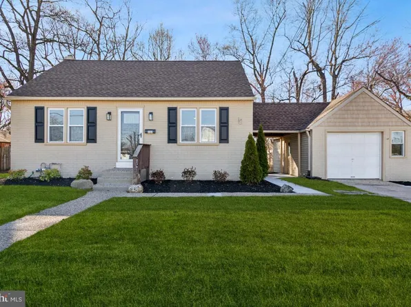 314 Otter Branch Dr, Magnolia, NJ 08049