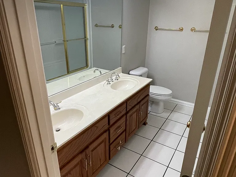 Primary bedroom bath with double sinks