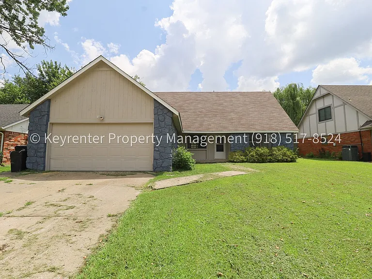 1609 S Chestnut Ave — Photo 2