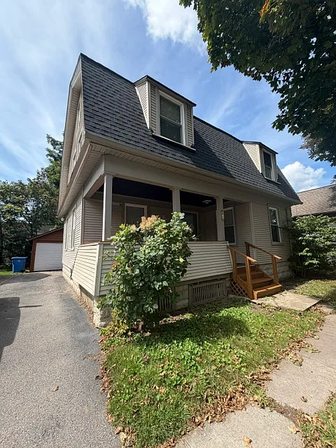 6 Stebbins St