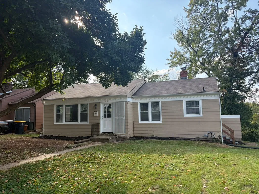 2 bed, 968 sqft, $1,300 — Photo 2