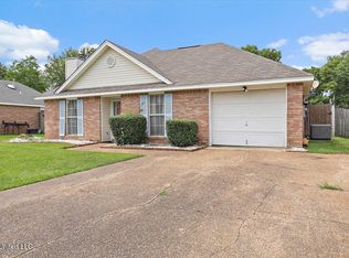 2120 Meagan Dr, Byram, MS 39272