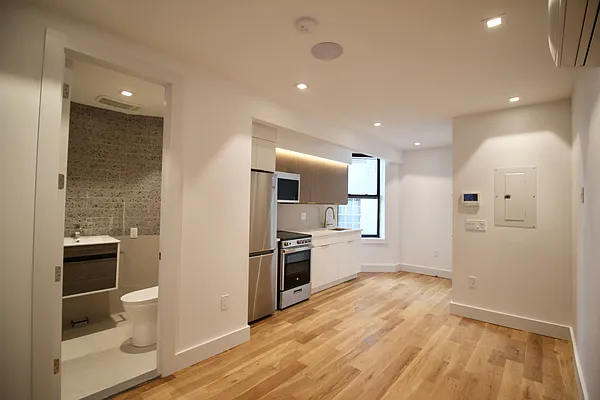 Rented by Hagstrom Management Inc | media 41