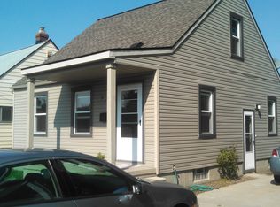 879 Lincoln St, Wyandotte, MI 48192