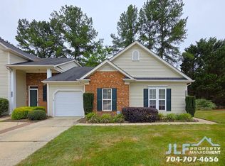 8844 Treyburn Dr, Charlotte, NC 28216
