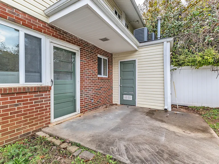 2354 Champion Ct — Photo 8