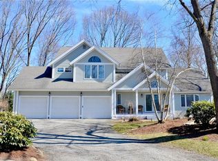 16 Jason Dr, Lincoln, RI 02865