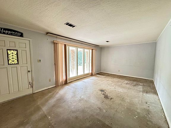 4th image of 22 Androchowski Dr