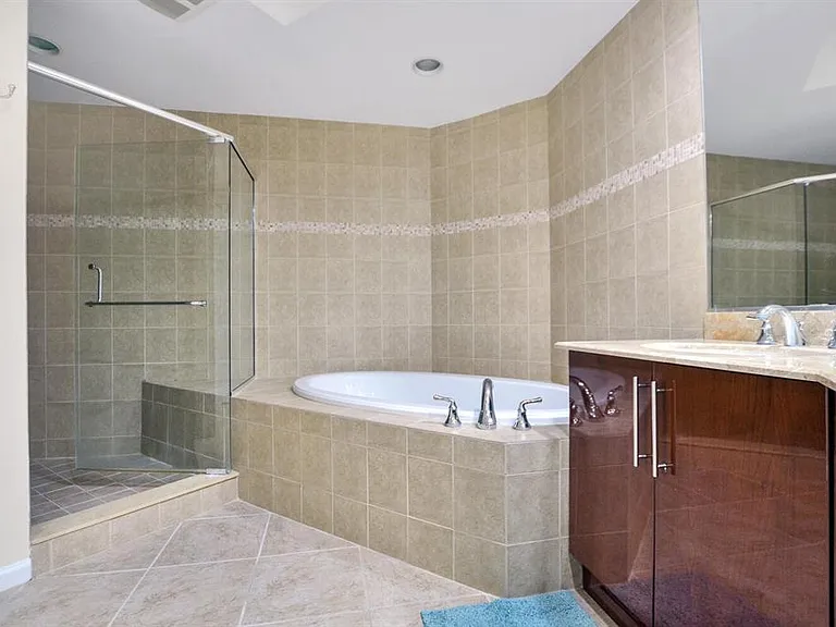5823 Bowen Daniel Dr #802 — Photo 27