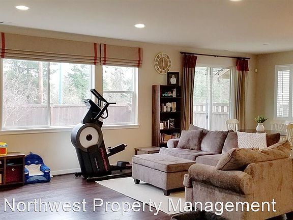 4th image of 8868 Yarrow Ct SE
