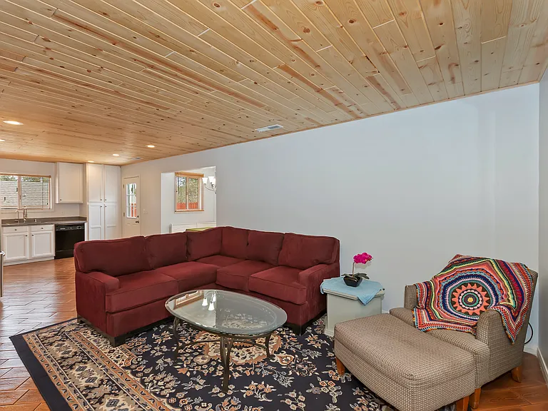 344 Montclair Dr — Photo 4
