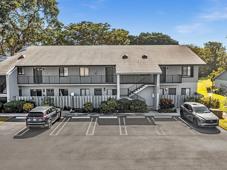1st image of 2435 SW 22nd Avenue #2030