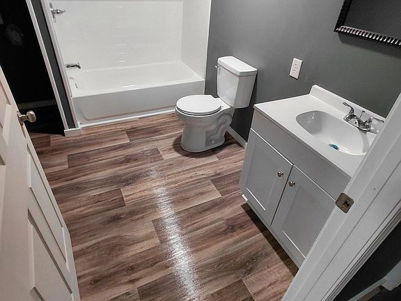 4th image of 114 Langford Dr