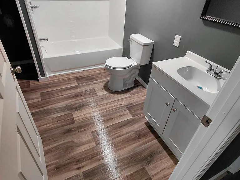 114 Langford Dr — Photo 4