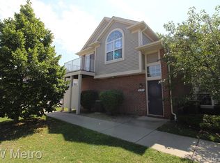 2186 Leighton Dr, Shelby Township, MI 48317