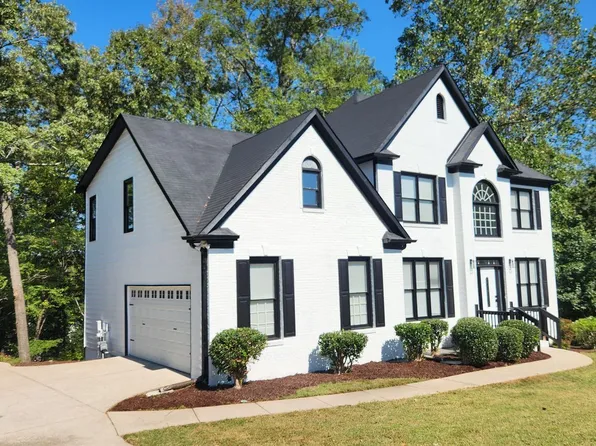 227 Scenic View Ln, Stone Mountain, GA 30087
