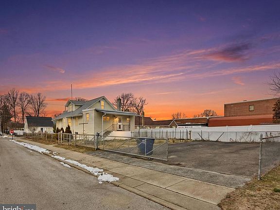 3rd image of 61 S Maple Ave