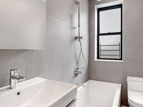 4th image of 58 Linden Blvd APT 5D