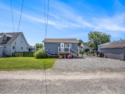 7133 McDonald St, Harsens Island, MI, 48028
