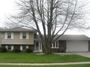 938 Liberty Dr, Waterville, OH 43566