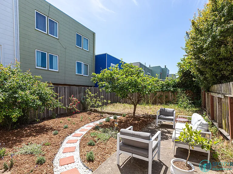 2017 Judah St — Photo 17
