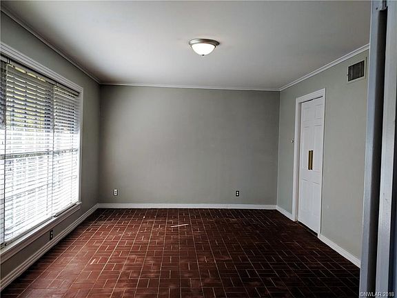 5th image of 9405 Red Oak Ln